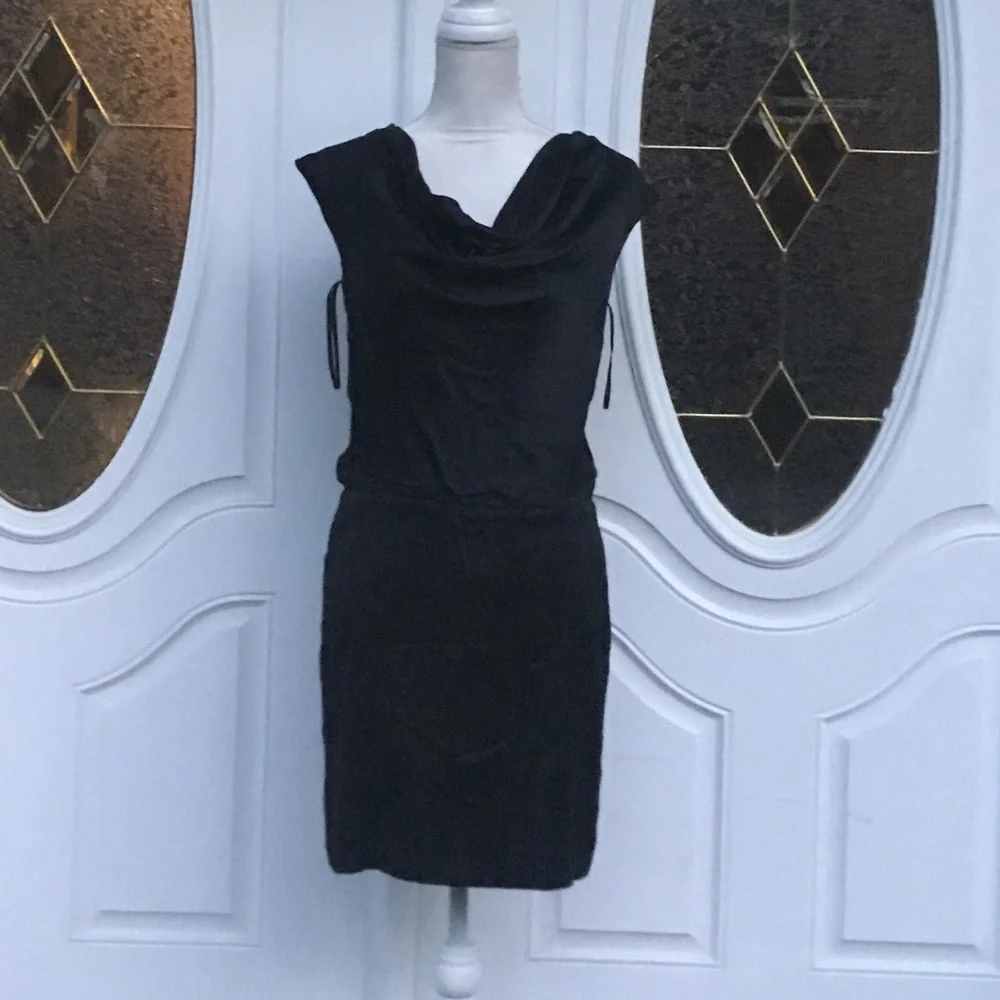 GA8) women’s brand new short black dress